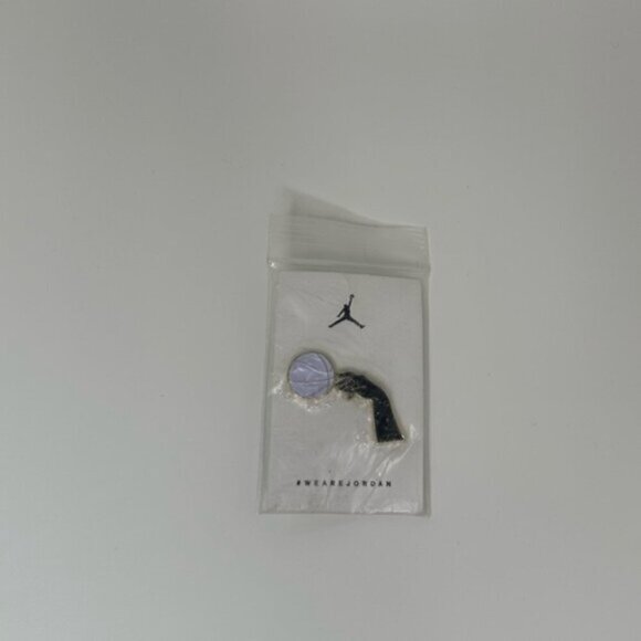 Air Jordan pin - Picture 1 of 5